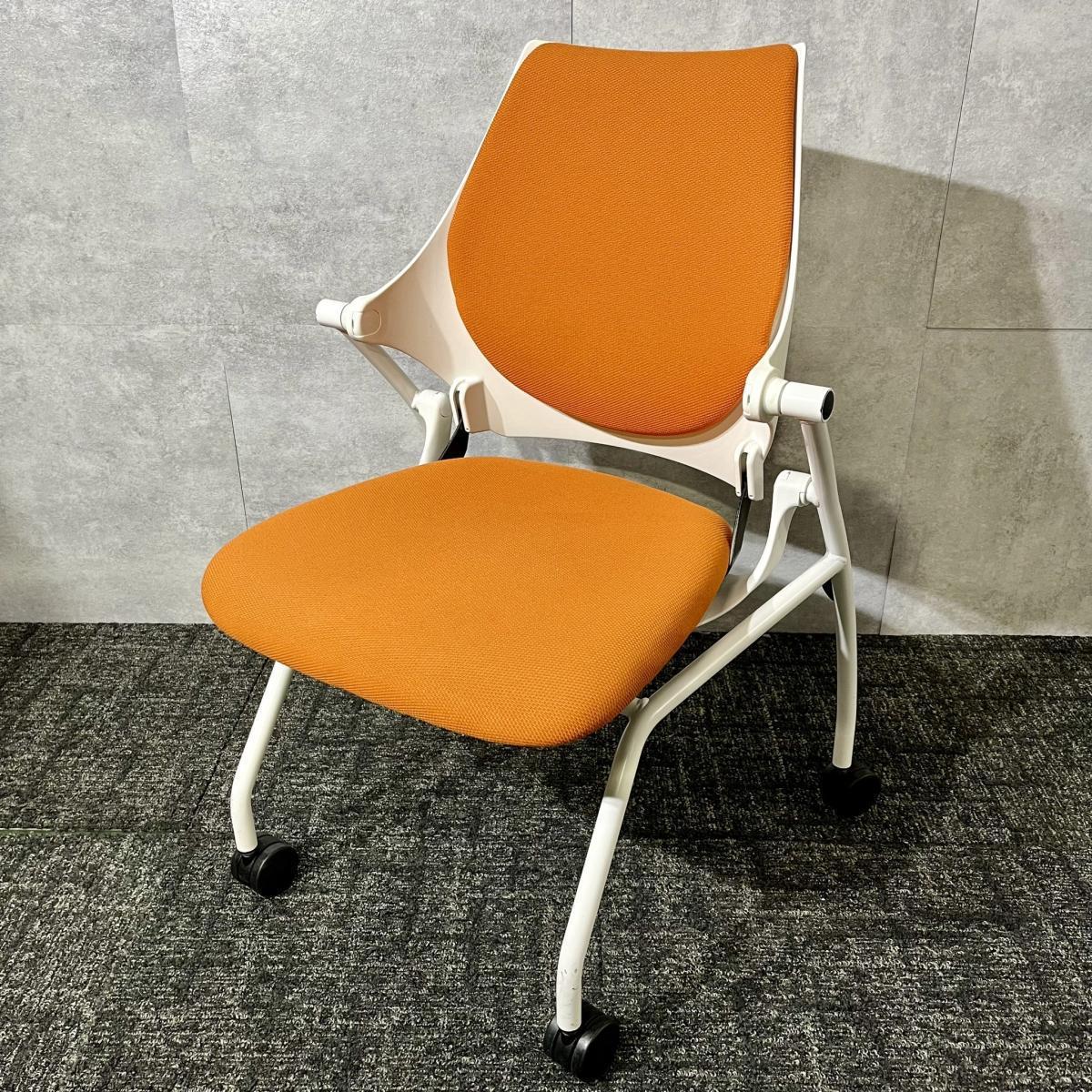 【在庫セール品・4脚限定】【T9】■イトーキ（ITOKI）製　イプサ（ipsa）シリーズ　肘無ネスティングチェア　キャスター付　■アンバーオレンジ × ホワイトシェル【ビタミンカラーではかどるミーティング！平行スタックで省スペース！】
                        イプサ
                                    中古
            