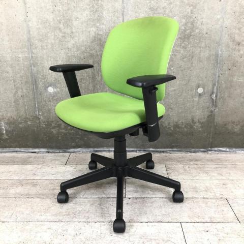 【中古】Presea  プラス（PLUS） 肘付ローバックチェア