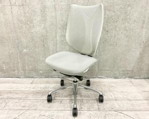 【在庫入替セール品】【前傾機能で作業効率アップ！安定感のある座り心地で大好評！ご自宅用にもオススメ！】■オカムラ（okamura）製　Sabrina（サブリナ）　ハイバック　　■背面メッシュ　　■ライトグレー × ホワイトフレーム【弊社使用欄：A01017124】【ID】