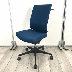 人気のミドルクラスチェアが入荷！座り心地の良いオフィスの定番シリーズ！ランバーサポート付き！
■コクヨ/ウィザード2（wizard2）/プルシアンブルー　ハイバック　ハンガー付き