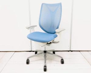 座り心地抜群！高品質な人気シリーズがロット入荷！調整が手元で行うことができるストレスフリーな高級チェア！
■オカムラ/サブリナ スマートオペレーション（Sabrina Smart Operation）/アクアブルー　可動肘　
【長時間のデスクワークにおすすめ！】