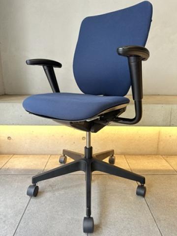 【中古】プラオチェア KE-239GSHT1B2 イトーキ（ITOKI） 肘付ハイバックチェア
