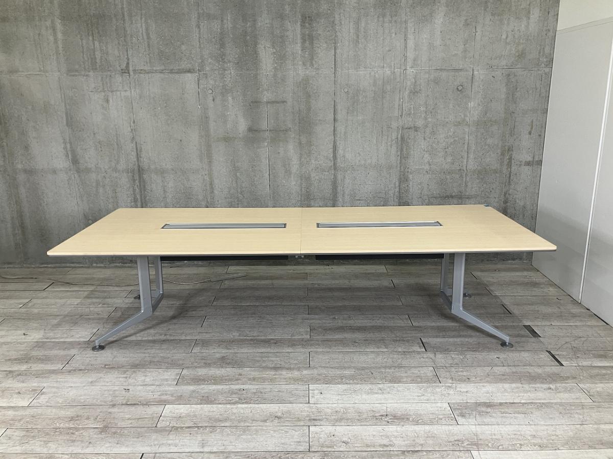 【幅3000㎜・8人程度の使用に最適な大型テーブル！】■コクヨ（KOKUYO）　WTシリーズ　ミーティングテーブル　会議テーブル　■W3000×D1200×H720㎜　■天板 ナチュラル木目調
                        WT-110/200/300
                                    中古
            