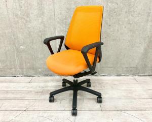 【在庫入替セール品】【理想的な作業姿勢をキープ！明るいカラーで通気性も良い背もたれメッシュ！】■イトーキ（ITOKI）　 ノナ（nona）チェア　ハイバック　肘付き　■サークル肘　■背面メッシュ　■アンバーオレンジ × ブラックフレーム【弊社使用欄：A01019068】