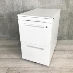 【定価約9万円】【収納力抜群の3段ワゴン！中段と下段にはＡ４サイズのファイル等が収納できるサイズ！】■イトーキ（ITOKI）製　CZRシリーズ　3段ワゴン　フリアド用ワゴン　H650㎜　■1段目浅型　■ホワイト　■シリンダー錠