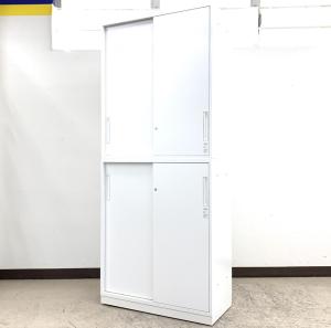 収納量抜群の上下引違書庫セット！引き戸タイプのため導線の圧迫を防ぎます！
■コクヨ/エディア/ホワイト　2枚引き違い書庫セット