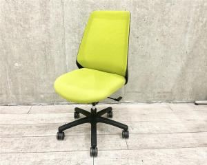 【在庫入替セール品】【理想的な作業姿勢をキープ！デスクに納まりの良いコンパクトメッシュチェア！】■イトーキ（ITOKI）　ノナチェア（nona）　ハイバック　肘無し　■背面メッシュ　■モスグリーン×ブラックフレーム【管理番号：A01019076】【ID】
