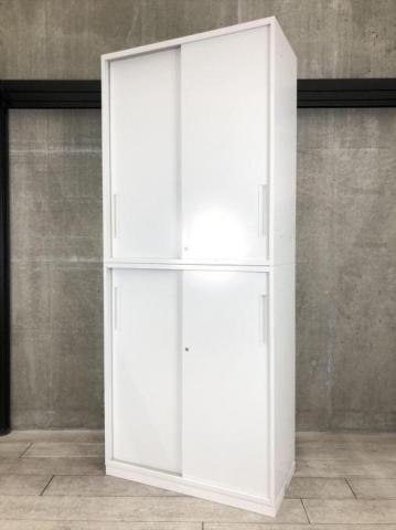 【1セット限定】【下の書庫に傷あり】【開閉時に場所を取らない引き違い戸の書庫セット!】■ウチダ製 HSシリーズ 引き違い+引き違い ハイキャビネット 2枚引き戸 ■ホワイト ■シリンダー錠 オフィスバスターズ 梅田本店【未】