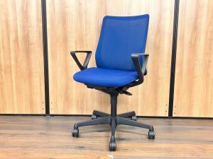 18脚大量入荷！法人のお客様定番チェアで、リクライニングロック機能付き■オカムラ/フルーエント/ブルー【AD】