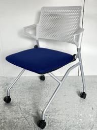 【9/8・20脚入荷予定】ウチダ製 ネスティングチェア FM-345シリーズ ★オフィスバスターズ心斎橋店★ ■弊社使用欄【A01024898】【T12】