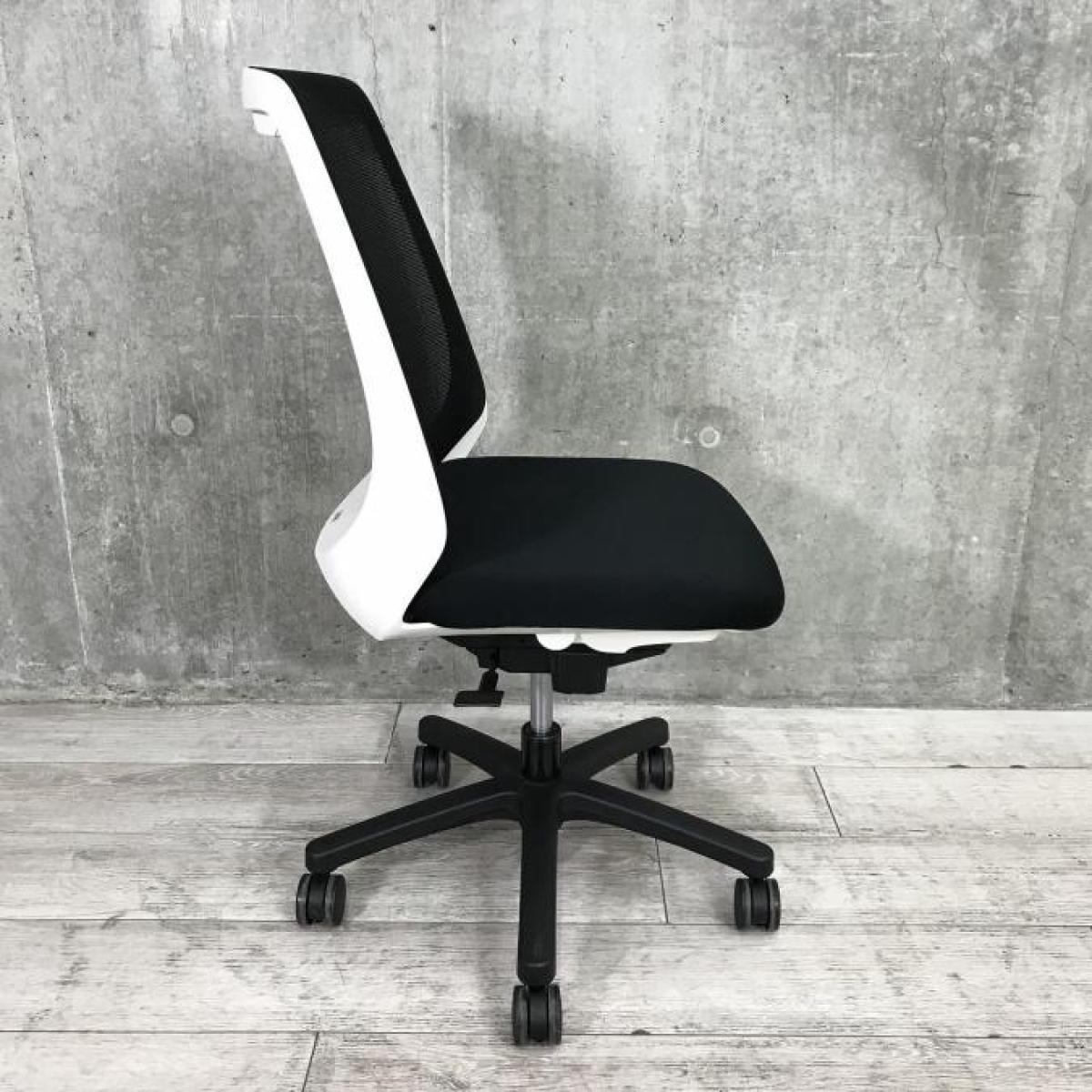 ⭐︎ITOKI nona ノナチェア　KZ-330JB-W9T1 美品⭐︎ 中古】ノナ KZ-330JB-W9T1 イトーキ/ITOKI 肘無ハイバックチェア