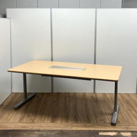 【中古】その他シリーズ  オカムラ（okamura） ミーティングテーブル（会議机）