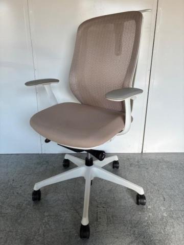 【中古】シルフィーメッシュ  オカムラ（okamura） 肘付ハイバックチェア