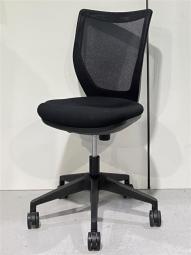 aw　オカムラ　シルフィーチェア　ローバック　固定肘　前傾機能　メッシュ　中古品 中古】シルフィーメッシュ オカムラ/okamura 肘付ローバック
