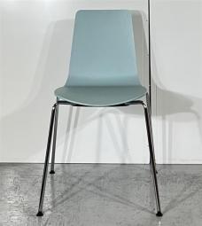 【在庫入替セール】【3脚のみ】【リフレッシュスペースにおすすめ！淡く爽やかな雰囲気を醸し出すカフェチェア！重ねて省スペース！】■コクヨ (KOKUYO)　ミケット(Mycket)　スタッキングチェア　ミーティングチェア　4本脚　■座パッ無し/キャスター無し　■ホワイトターコイズ (ライトブルー色)【T9】