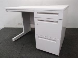 【在庫入替セール】【16台大量入荷】【人気のW1000タイプ！】■ウチダ　スカエナ■ホワイトカラー、横幅1000mm！急な増員やレイアウト変更にいかがでしょうか！【コンパクトサイズ】【T9】
