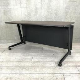 【在庫入替セール】【2台限定】【定価20万円オーバーの高級シリーズ！濃い木目調の天板が会議室に重厚感を！】■オカムラ（okamura）製　エレガスタシリーズ　サイドスタックテーブル　■幕板付き　■天板：木目ダーク※幕板の折りたたみ不可となります。【T9】