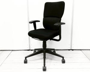 【在庫入替セール品！】【身体の動きに柔軟にフィット！快適な座り心地が人気のスチールケース製！】/オススメ(おすすめ) /人気商品 ■肘付き　ハイバック　可動肘　ブラック/スチールケース/レッツビー