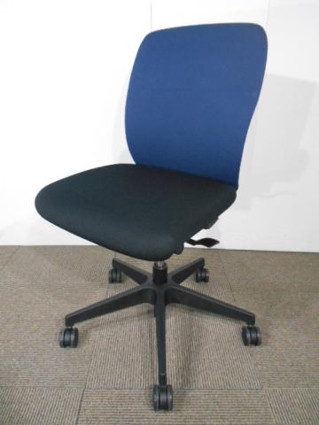 【中古】フルゴ KF-440GB-T1T1B2 イトーキ（ITOKI） 肘無ローバックチェア