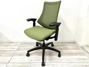 【メッシュ背面の快適OAチェアが入荷です！　背もたれの大きなハイバックタイプ！　姿勢の変化にフレキシブルに対応！】■イトーキ（ITOKI）　■エフ(f)チェア　■ハイバック　■メッシュ背面　■可動肘付き　■グリーン【状態良好品！】
