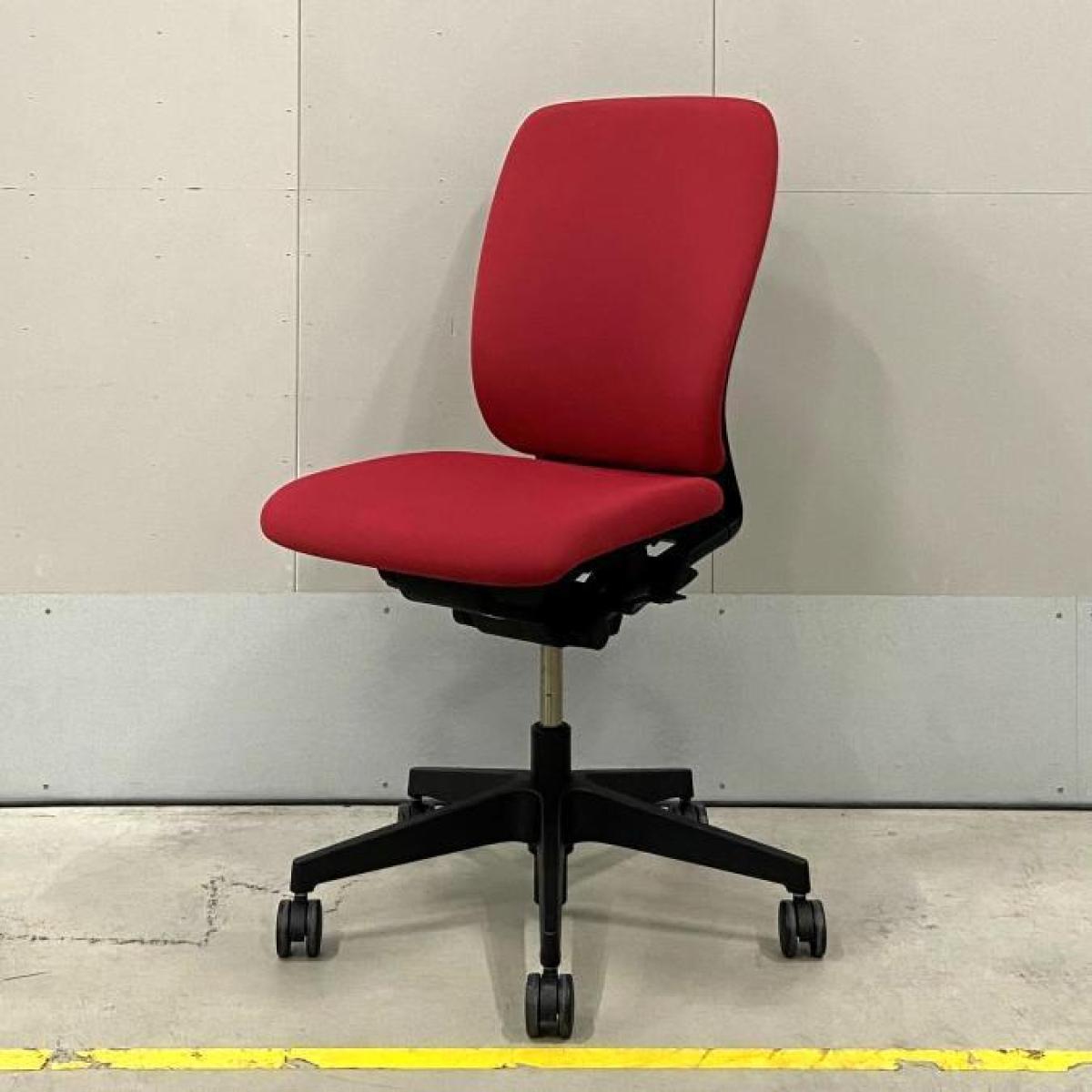 【12脚入荷！】「汚れにくさ」から生まれたスタイリッシュデザインのOAチェア！背面取っ手付き取り回しやすい構造！人気の高い定番シリーズ！　【K】
■イトーキ/fulgo（フルゴ）/ラズベリーレッド　【K】
                        フルゴ
                                    中古
            