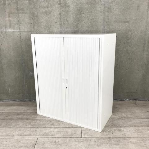 【在庫入替セール品】【珍しいシャッター式書庫が入荷！扉が書庫内に収まるため導線の邪魔になりません！】■オカムラ（okamura）　レクトラインシリーズ　シャッター式書庫　W900×D450㎜　■シリンダー錠　■ホワイト　※ベース無【弊社使用欄：A01019733】