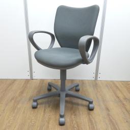 【T11】【商品入替のため、残り5脚限り】アイリスチトセ製　BIT-X　グレー　ローバック　肘付き　サークル肘※固定肘　すっきりしたデザインが人気！　3次曲面を採用した座り心地抜群のBIT-Xシリーズ入荷！！　肘付きローバックチェア！！