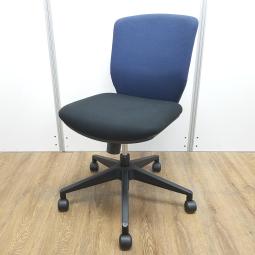 ★【訳あり品：背もたれ破れ】プラス製　ネクシス　ブルー　コンパクトで機能的　コストパフォーマンス　肘無しローバックチェア！！※保障対象外品になります。