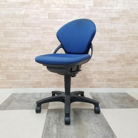 【中古】プレーゴチェア  イトーキ（ITOKI） 肘無ローバックチェア