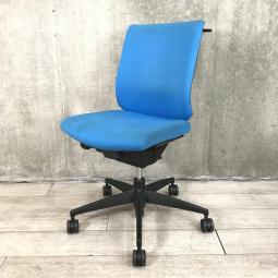 【在庫入替セール品！】【身体の動きにジャストフィット！】■コクヨ　ウィザードチェア　ライトブルー　ハンガー付【KOKUYO　Wizard】