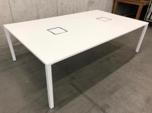 《9-10月 在庫入替セール品 25/⑤》コクヨ製のミーティングテーブル(ワークテーブル)【ワークソート/ホワイト】が値下げされました！　 ＊良品を格安で！「オフィスバスターズ福岡南店」は、福岡を拠点として、全国へ中古オフィス用品・オフィス家具を提供しております。