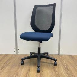 【10脚ロット入荷!通気性抜群で長時間利用に最適!コスパ抜群!】■イトーキ製 コルトシリーズ 肘無しハイバックチェア ■背面メッシュ:ブラック ■座面:ストロングブルー