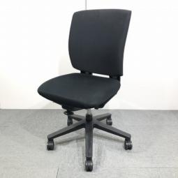 コスパ抜群のクッション性！スタイリッシュでコンパクトなスタンダードモデルのオフィスチェアが入荷！
■ナイキ/フェクト（FECT）/ブラック