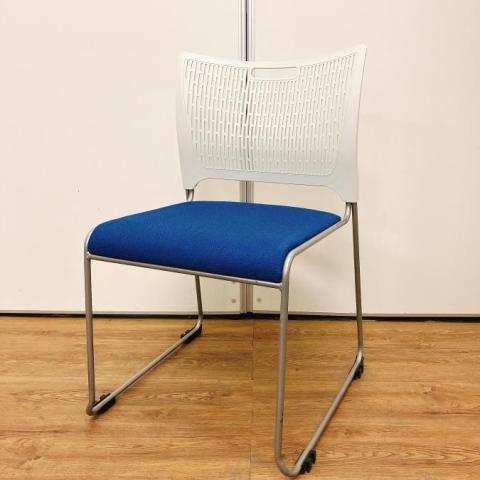 オカムラ（okamura） スタッキングチェア 一覧 - 中古オフィス