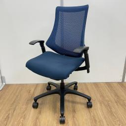 《先行予約品/9月下旬-10月入荷予定》イトーキ製のオフィスチェア(事務椅子)【エフシリーズ/可動肘】　＊良品を格安で！「オフィスバスターズ福岡南店」は、福岡を拠点として、全国へ中古オフィス用品・オフィス家具を提供しております。