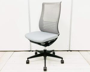 【在庫入替セール品】【ダイヤル式のランバーサポートが魅力的な高級感のあるオフィスチェア！】■コクヨ製 (KOKUYO)　ベゼ ル(Bezel)チェア　ハイバック　■背面メッシュ　■前傾チルト　■ランバー付き　■グレー【【弊社使用欄：A01002764】