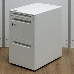 ★オカムラ製　プロユニットアドバンス　ホワイト　フリアド用　3段　ワゴン　W390×D575×H650サイズ　ダイヤル錠　フリアドデスクや平机の収納力アップに最適！　鍵の持ち運び要らずのダイヤル錠タイプ！　フリーアドレスデスク用3段ワゴン！！非常は解除キーは付属しておりません。