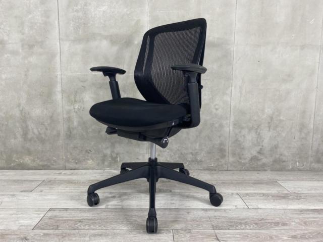 aw　オカムラ　シルフィーチェア　ローバック　固定肘　前傾機能　メッシュ　中古品 中古】シルフィーメッシュ オカムラ/okamura 肘付ローバック