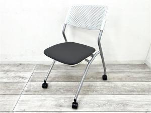 【定価約3万円】【コンパクトかつスタイリッシュなデザイン！折り畳み収納可能なネスティングチェア】■内田洋行/FM-265　■ネスティングチェア　■キャスター付き　■背ホワイト×座グレー