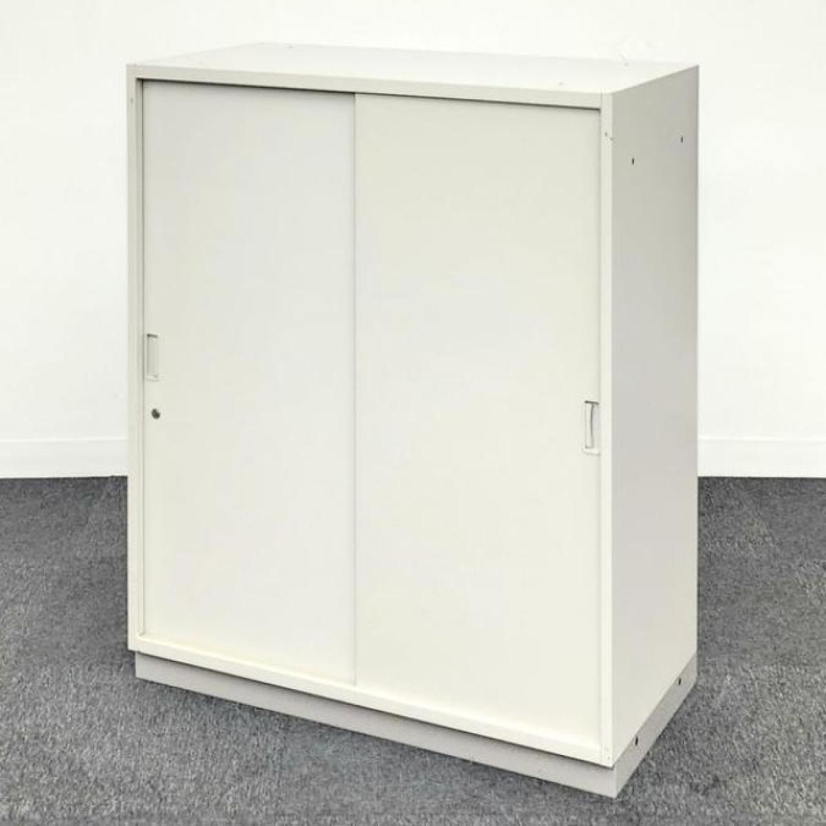 【4台限定!!!】【レールに日焼けあり】【コンパクトなＤ400サイズ】イトーキ製の開閉スペースを確保した人気のキャビネット入荷！　中古　オフィス　キャビネット　イトーキ　シンライン　棚　書庫　グレー　　オフィスバスターズ　梅田本店【K10】
                        シンライン
                                    中古
            