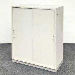 【4台限定!!!】【レールに日焼けあり】【コンパクトなＤ400サイズ】イトーキ製の開閉スペースを確保した人気のキャビネット入荷！　中古　オフィス　キャビネット　イトーキ　シンライン　棚　書庫　グレー　　オフィスバスターズ　梅田本店