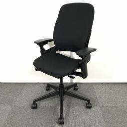 【2脚限定】【クレジット決済優先】【快適なデスクワークを実現できると噂の高機能チェア！】■スチールケース製　リープチェアV2　ブラック　可動肘付　オフィスバスターズ　梅田本店