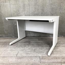 【在庫入替セール品】【安心の国内メーカー！ホワイトカラーの絶妙な幅1100㎜のオフィスデスク！】■イトーキ（ITOKI）製　CZRシリーズ　平机　引き出しなし　W1100㎜　■ホワイト　■中古家具【弊社使用欄：A01020601】【SN】