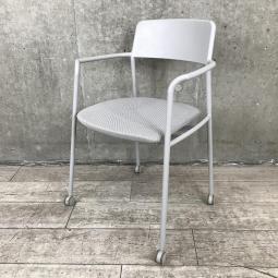 【関東倉庫在庫品】【シンプルなデザインで使いやすい！簡単に収納可能！】■コクヨ製　エニー　ネスティングチェア　■グレー【弊社使用欄：A00985566】【ECBMC】【在庫入替セール品につき限定特価！】