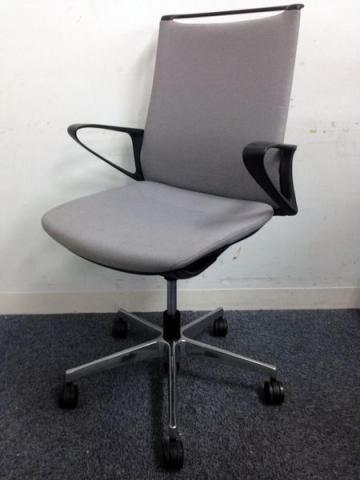 【中古】モード CA25BR FWM3 オカムラ（okamura） 肘付ミドルバックチェア