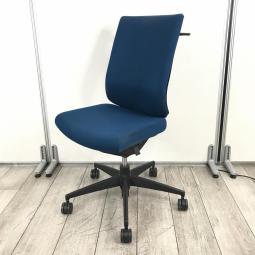 【定価約9万円】【便利なハンガー付き】【納得の座り心地！魔法のように売れ続けている定番のオフィスチェア！】■コクヨ（KOKUYO）　ウィザード2（wizard2）チェア　肘無し　ハイバック　■ランバー付き/ハンガー付き　■プルシアンブルー×ブラックシェル