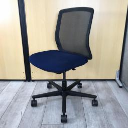 【在庫入替セール品】【背面メッシュのローコストチェア！】■ウチダ（UCHIDA）製　カリッサ2（Carissa2）　肘無　ローバック　背面メッシュ　■ダークブルー × ブラックシェル【弊社使用欄：A01025924】