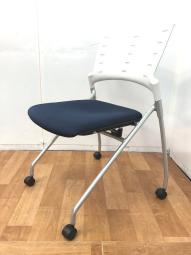 【西】【定価約4万円！！ブルー×ホワイトのオシャレなネスティングチェアの入荷です！！】【福岡オフィス家具】【福岡中古家具】【中古事務什器】【中古チェア】【中古椅子】
