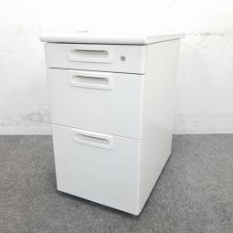 デスクを広々使いたいお客様にオススメ！定番の3段脇机が入荷いたしました！
■プラス/LA（エルエー）/ホワイト　W400/D700/H700㎜　シリンダー錠