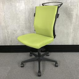 【A01005156】【長時間のデスクワークもランバーが快適にサポート！オフィスの定番チェア！起業や入替に！】■オカムラ（okamura）製　エスクードチェア　ハイバック　肘無し　■イエローグリーン　■ハンガー付　■ランバー付【IB】